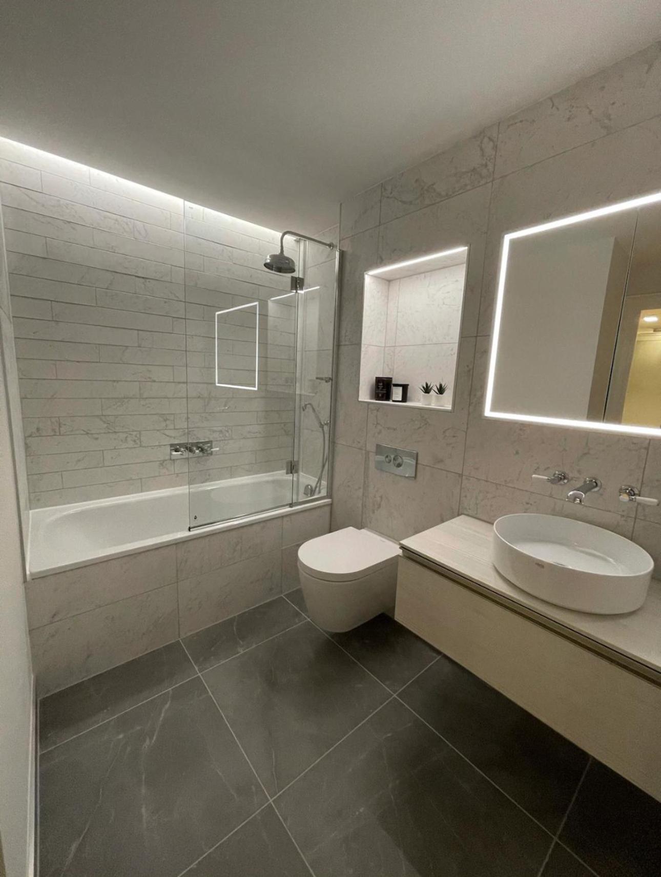 The Bank Apartment Cardiff Luaran gambar